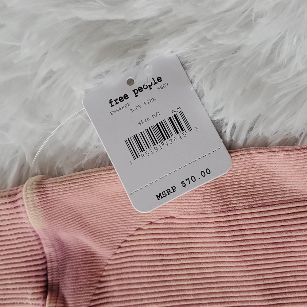 10. Free People Ultra High-Rise 7/8 Happiness Runs Leggings Soft Pink - Picture 4 of 13